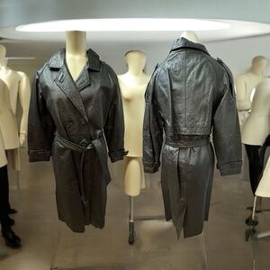 Wilsons,Woman,Leather coats,Black,Sz XL,Long Sleeve,Long,Buttons,tie waist.!